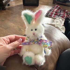 Boyds Bears The Head Bean Collection White Plush Easter Bunny Rabbit with Rainbo